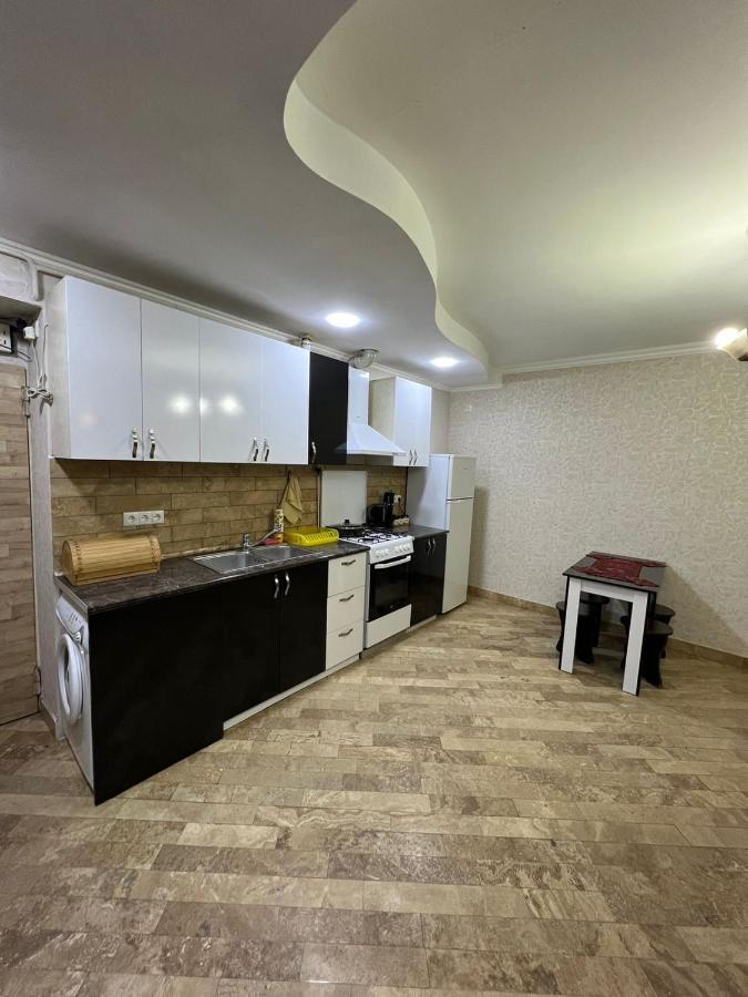 Apartment In Yerevan On Abovyan Street,Centre المظهر الخارجي الصورة